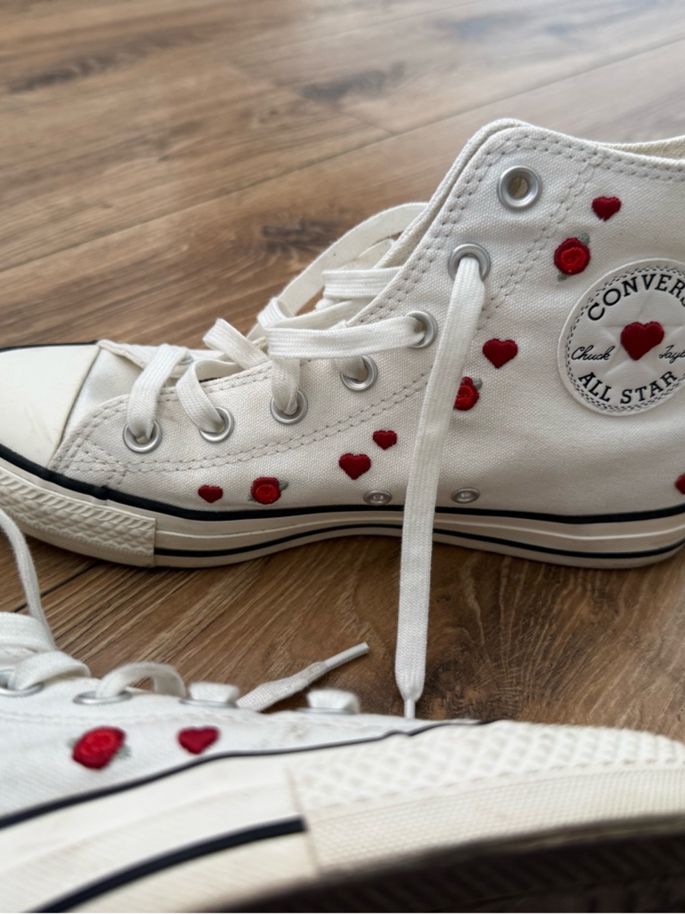 Converse - Picture 4 of 10